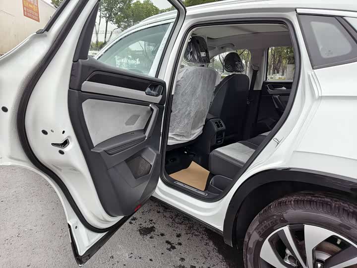 Фото 7 - Volkswagen Tayron X