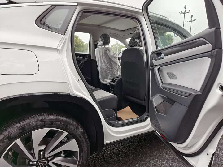 Фото 8 - Volkswagen Tayron X