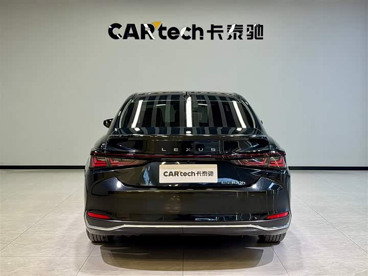 Фото 5 - Lexus ES