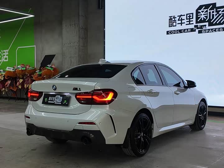 Фото 4 - BMW 1 Series