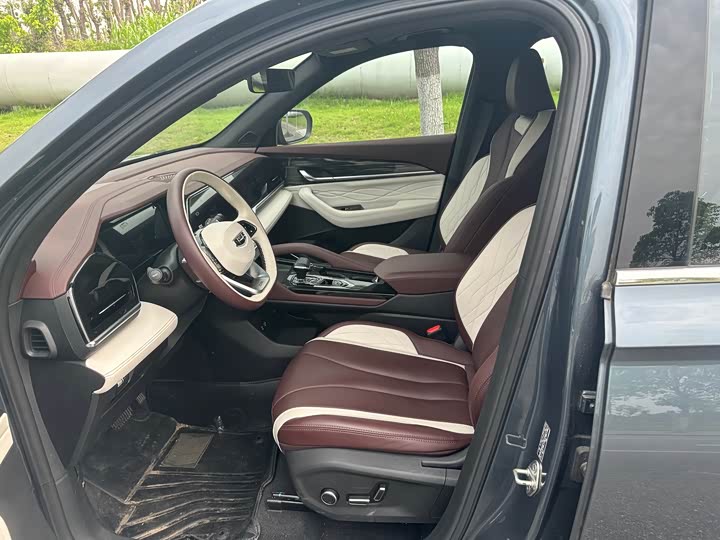 Фото 3 - Geely Monjaro