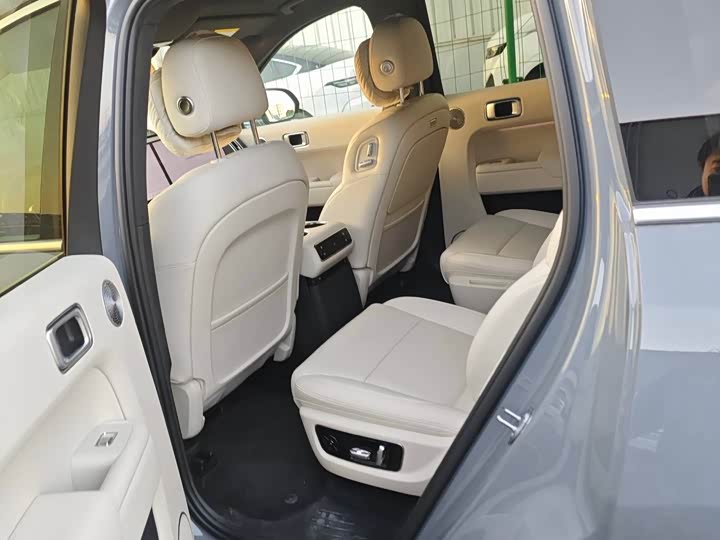 Фото 6 - LiXiang L8