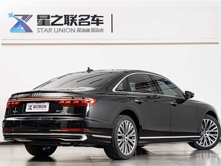 Photo 7 - Audi A8
