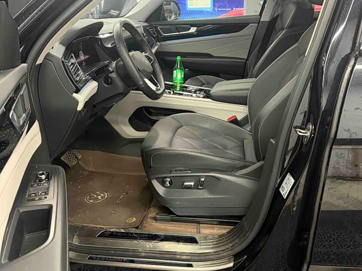 Photo 3 - Volkswagen Teramont Pro