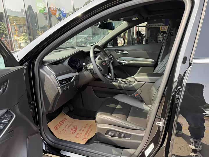 Фото 3 - Cadillac XT4