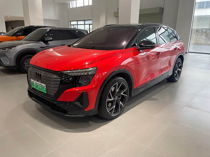 Фото 1 - Audi Q5 e-tron