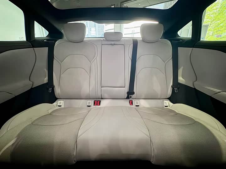 Фото 8 - Xiaomi YU7