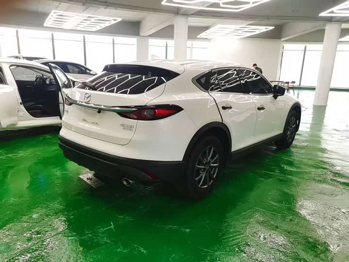 Photo 8 - Mazda CX-4