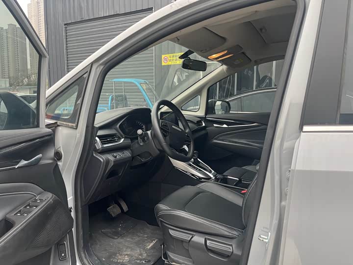 Фото 9 - Maxus G50