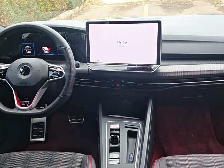 Фото 7 - Volkswagen Golf GTI