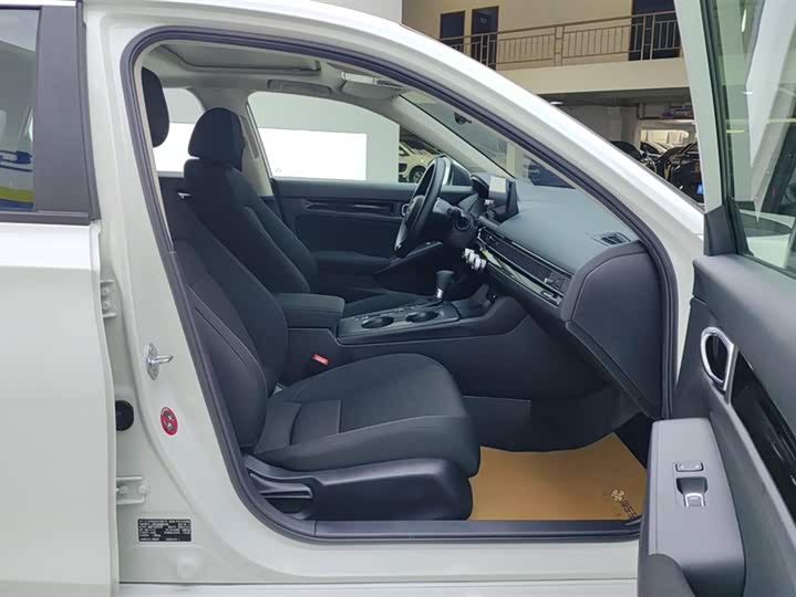 Фото 8 - Honda Civic