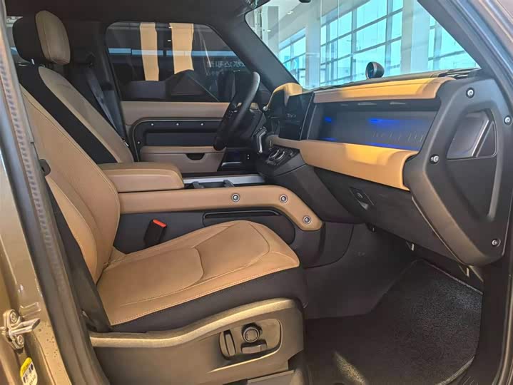 Фото 9 - Land Rover Defender