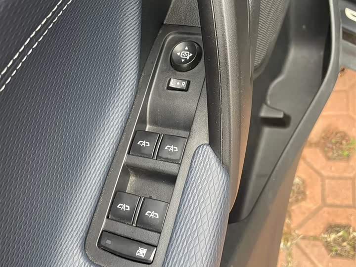 Фото 8 - Chevrolet Tracker