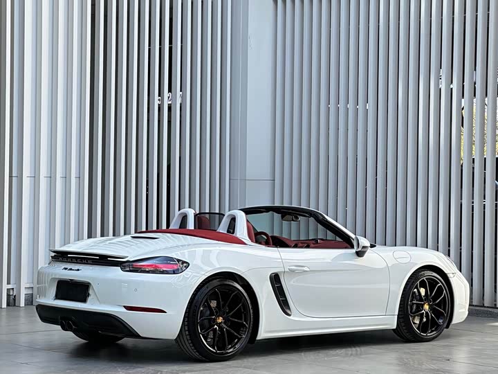 Photo 4 - Porsche 718