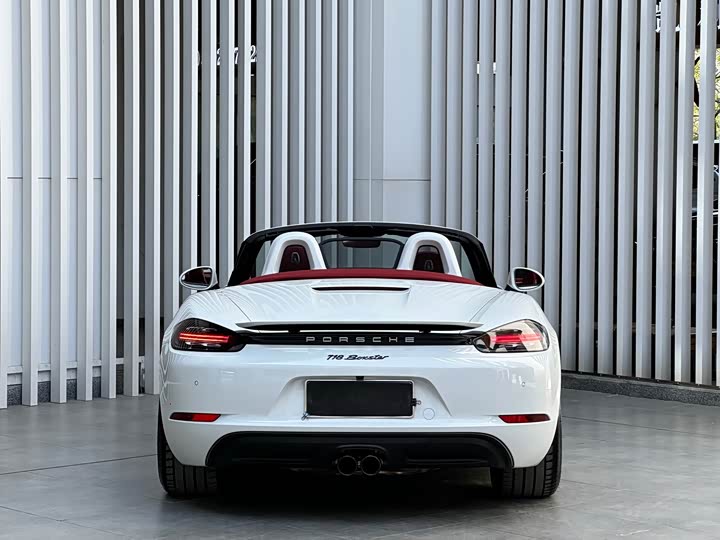 Photo 5 - Porsche 718