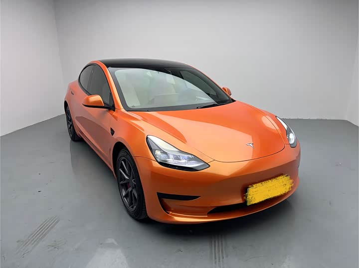 Фото 3 - Tesla Model 3