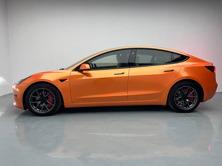 Фото 8 - Tesla Model 3