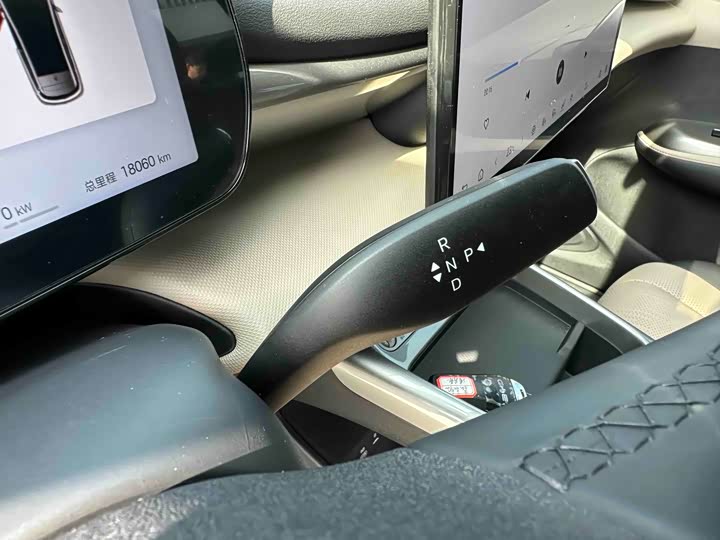 Фото 8 - BYD Dolphin