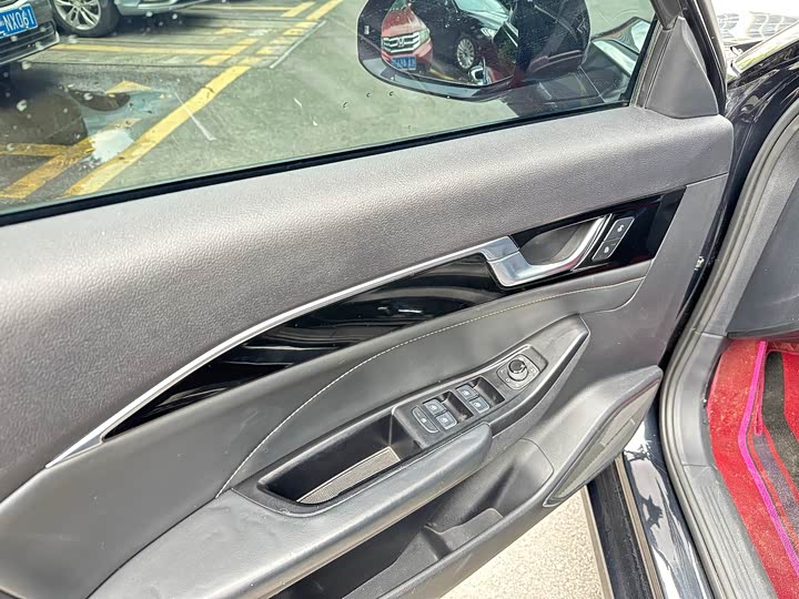 Фото 5 - Bestune B70