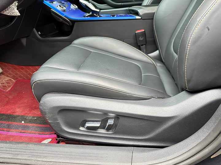 Фото 6 - Bestune B70