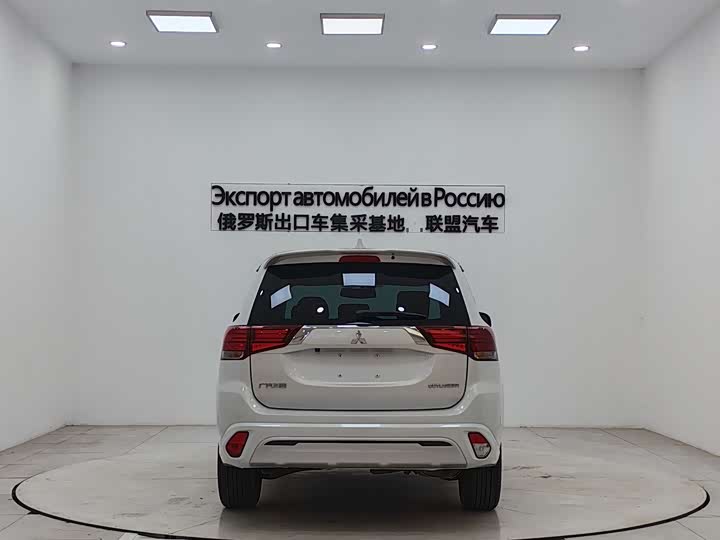 Фото 6 - Mitsubishi Outlander