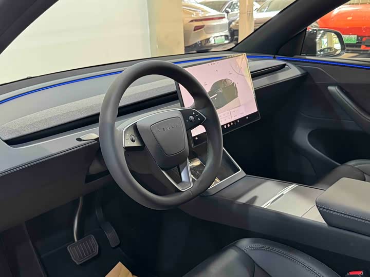 Photo 9 - Tesla Model Y