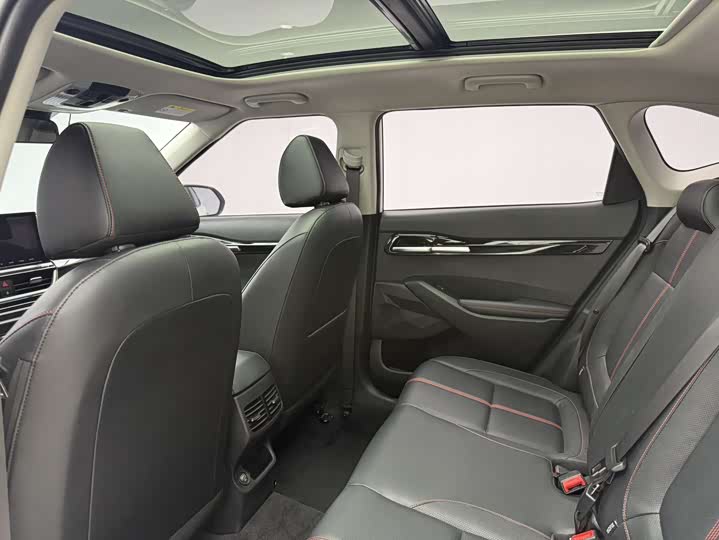 Фото 8 - Kia KX3