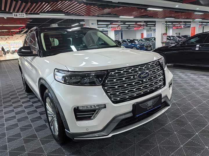 Фото 3 - Ford Explorer