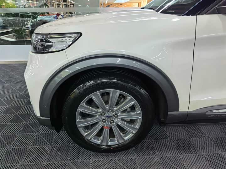 Фото 5 - Ford Explorer