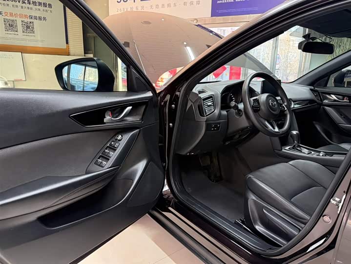 Фото 8 - Mazda CX-4