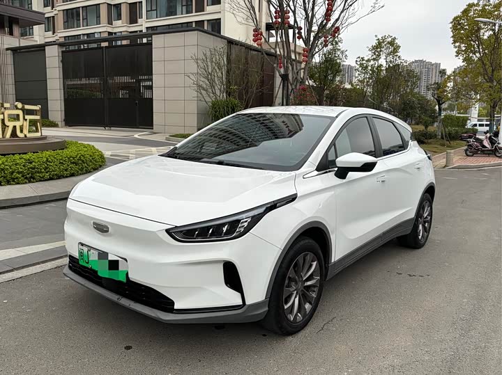 Фото 2 - Geely Geometry C