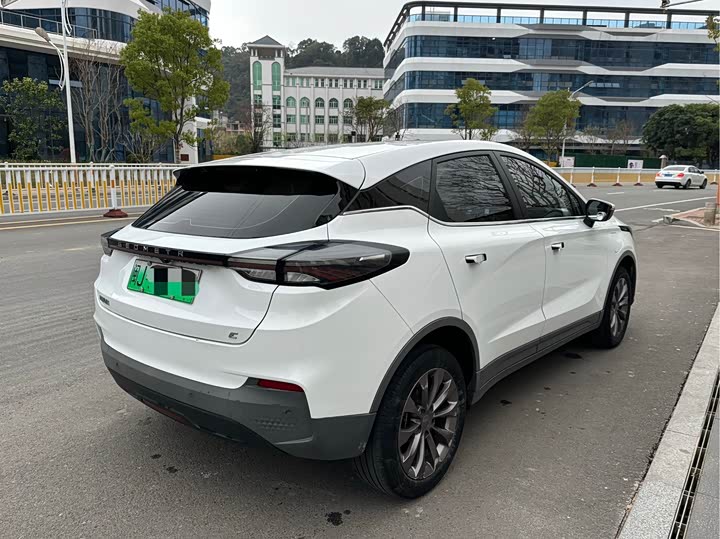 Фото 5 - Geely Geometry C