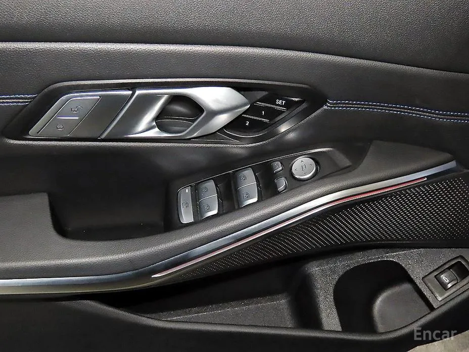 Photo 14 - BMW 3 Series