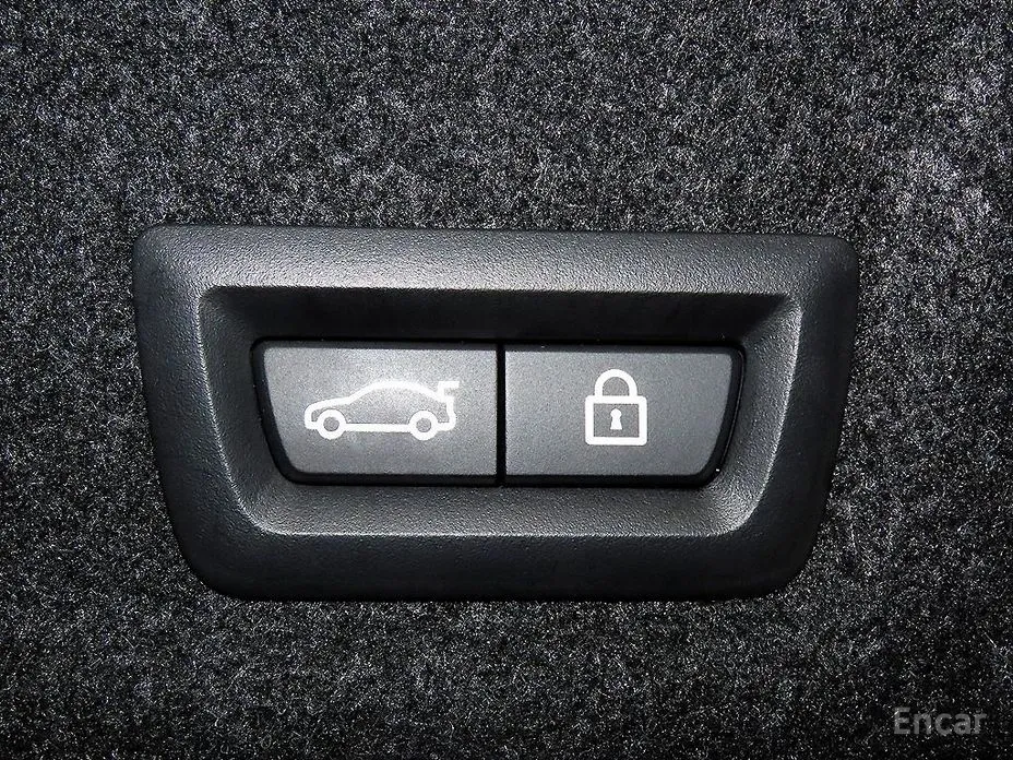 Photo 17 - BMW 3 Series