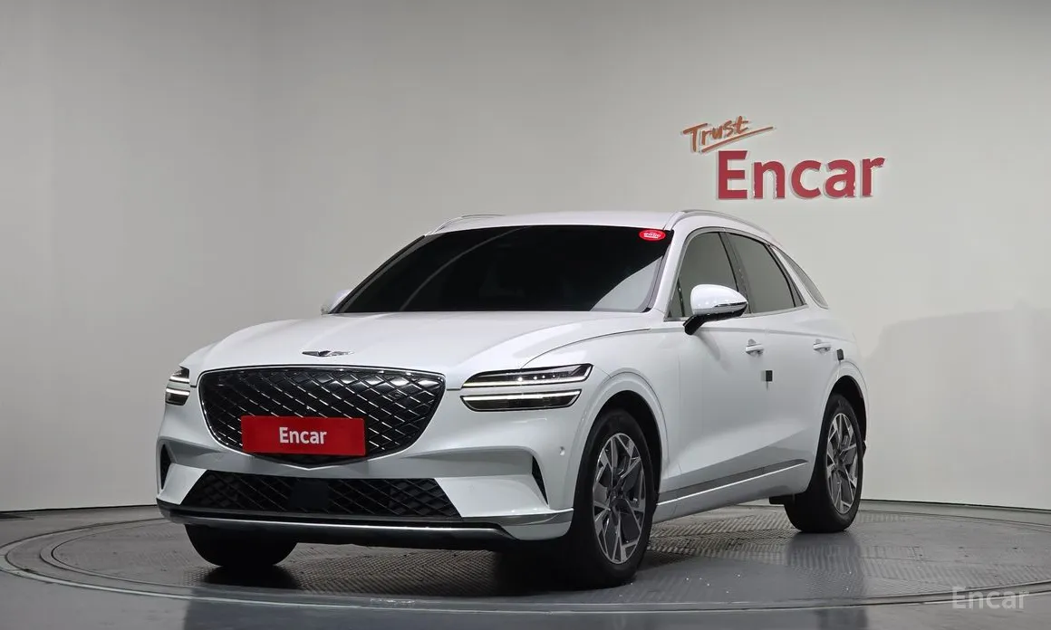 Фото 1 - Genesis GV70