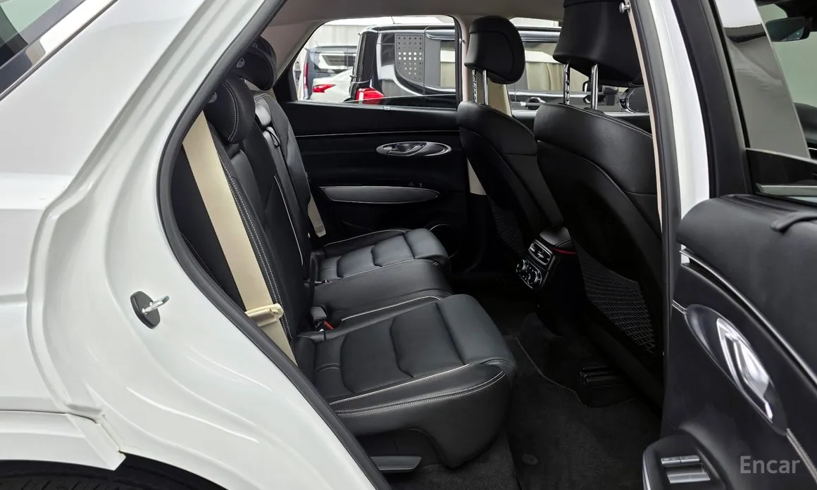 Фото 12 - Genesis GV70