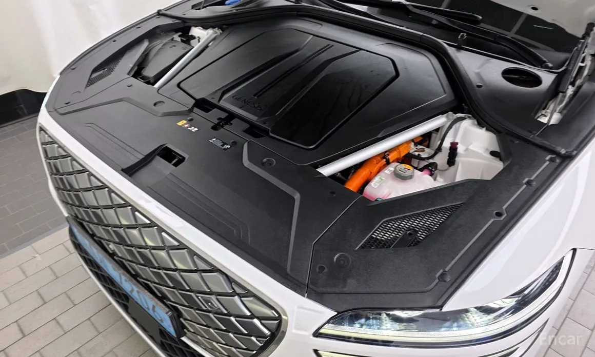 Фото 6 - Genesis GV70