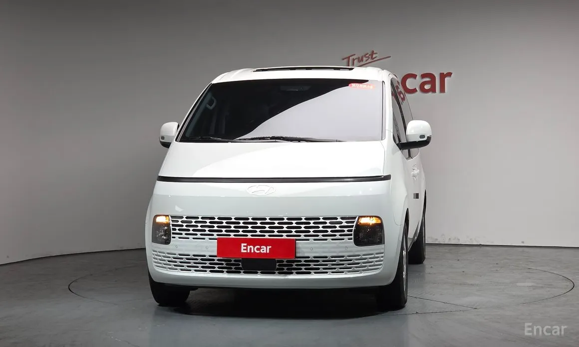 Фото 3 - Hyundai Staria