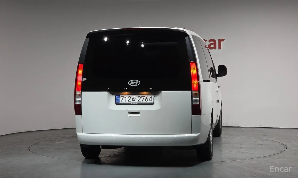 Фото 4 - Hyundai Staria