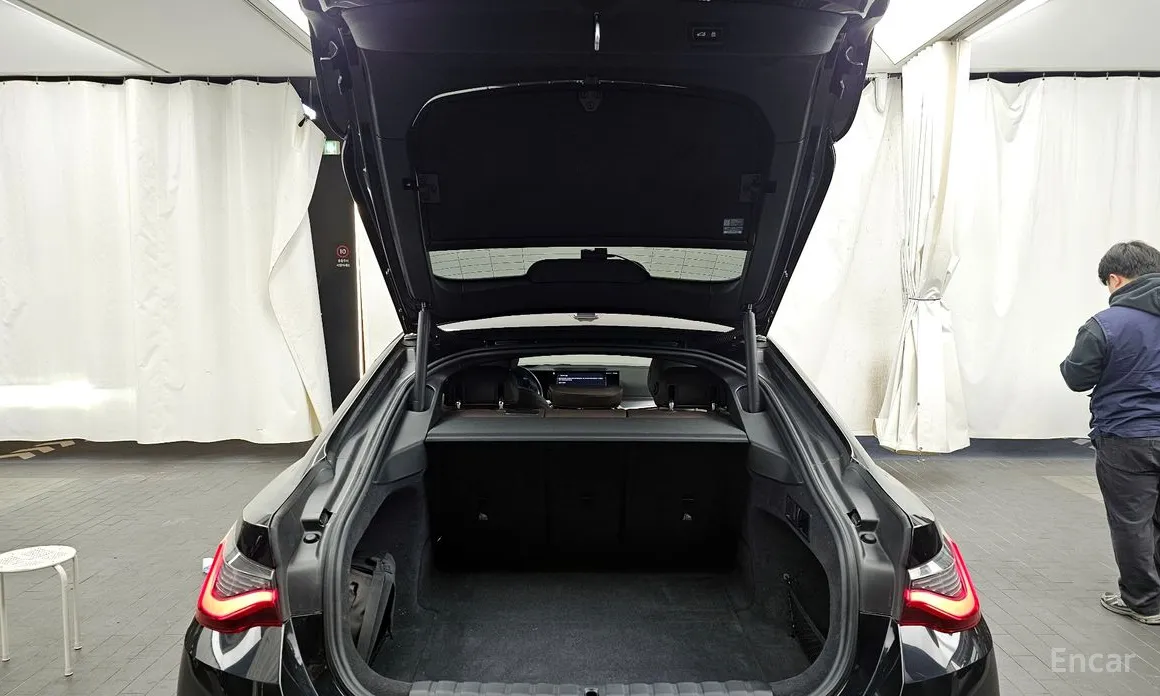 Фото 20 - BMW i4