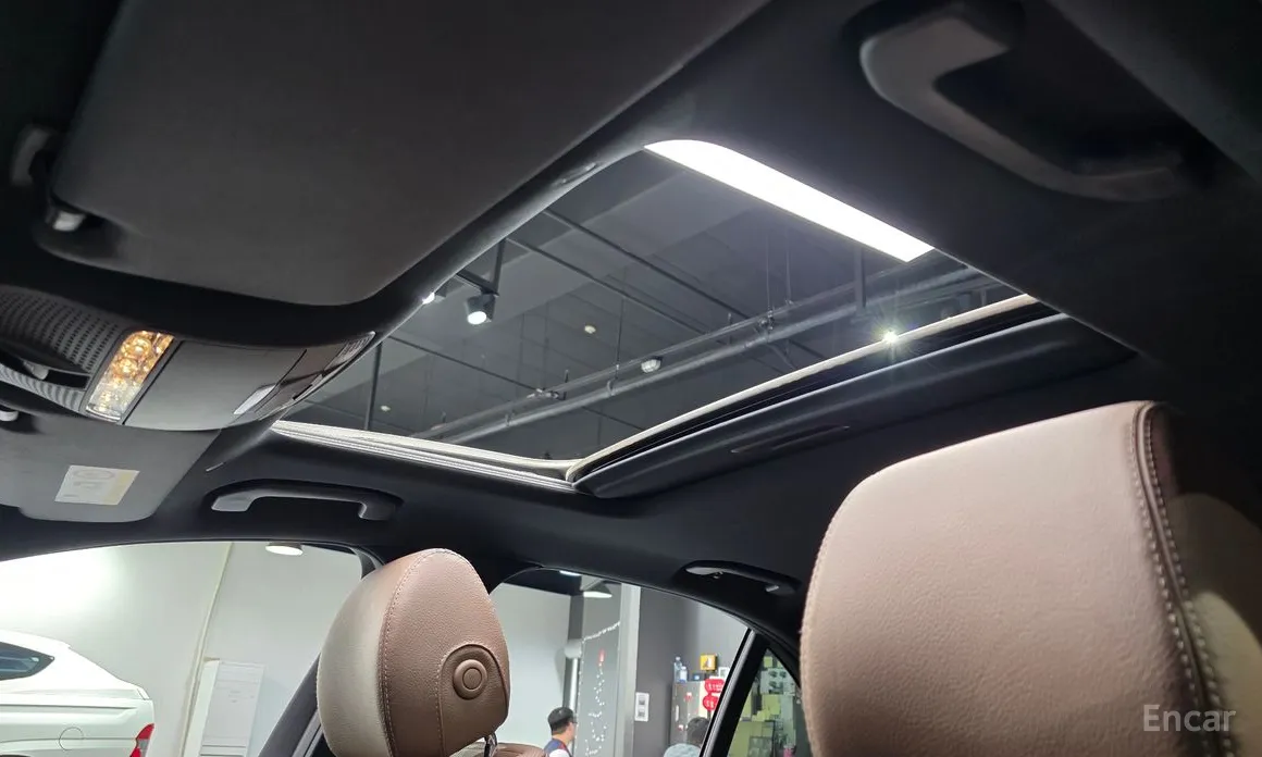 Фото 16 - Mercedes-Benz E-Class