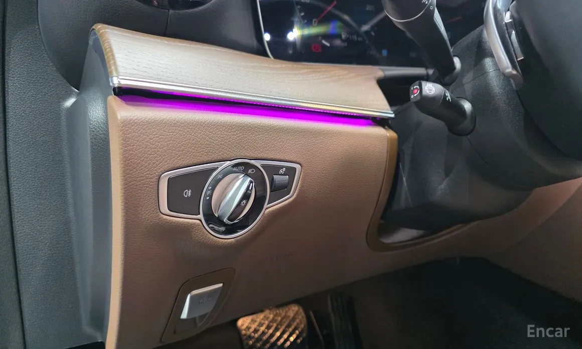 Фото 19 - Mercedes-Benz E-Class