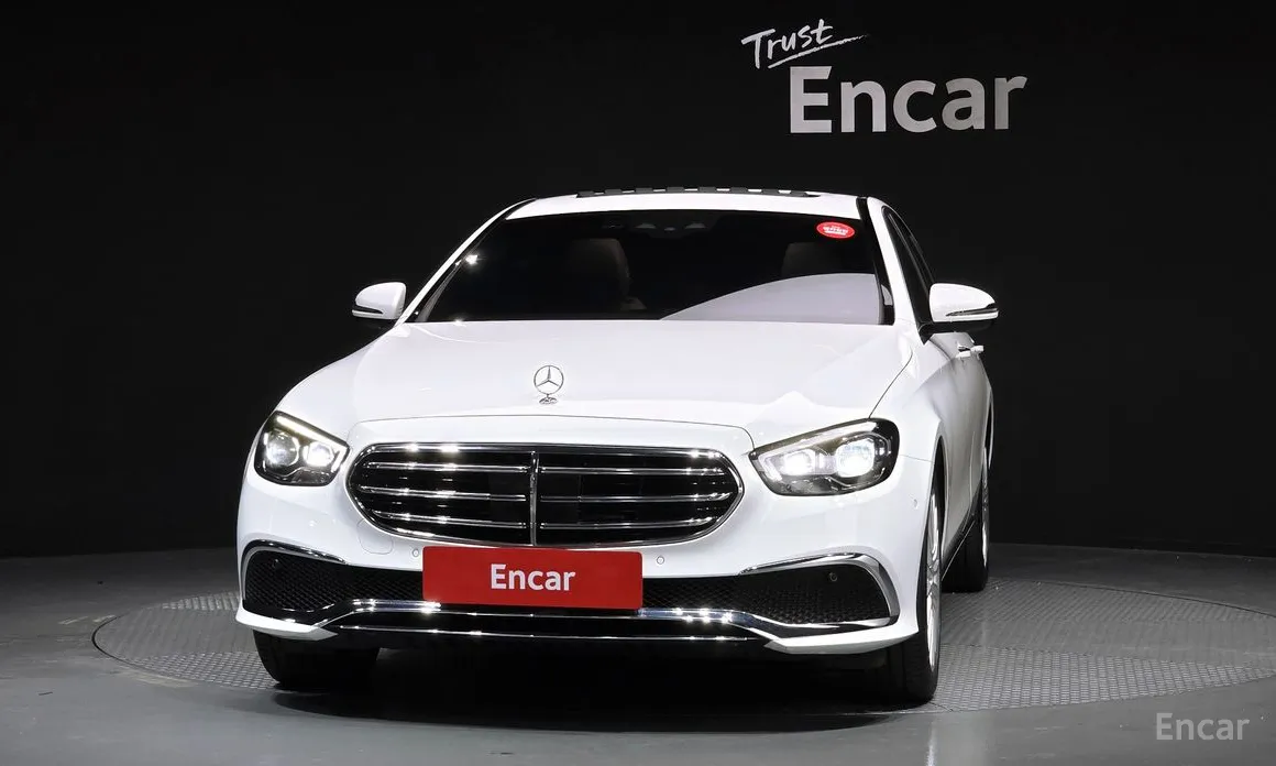 Фото 3 - Mercedes-Benz E-Class