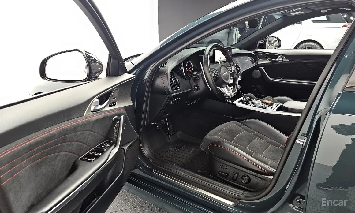 Фото 11 - Kia Stinger