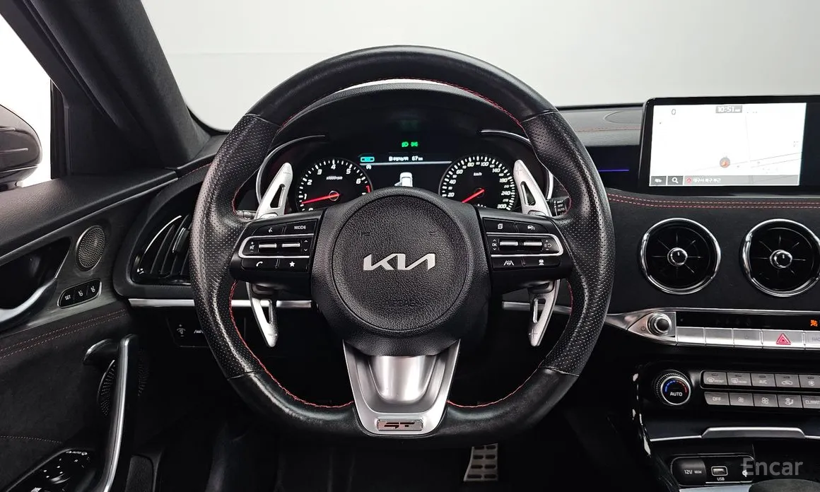 Фото 13 - Kia Stinger