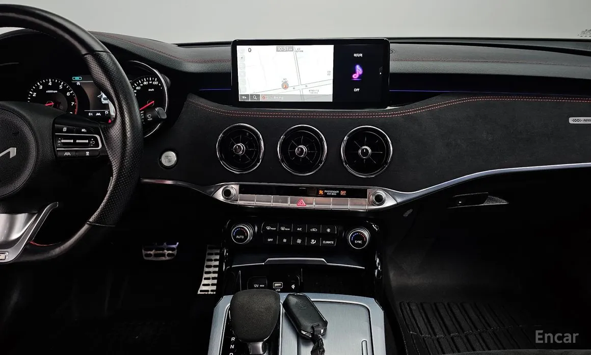 Фото 15 - Kia Stinger