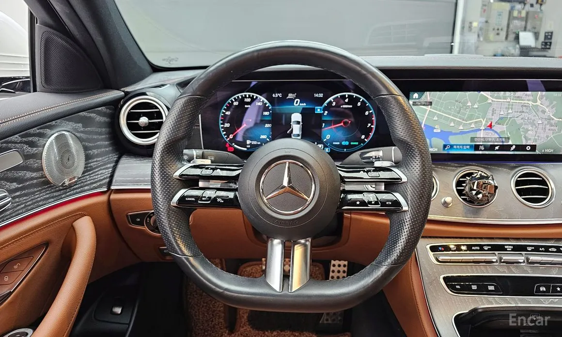 Фото 13 - Mercedes-Benz E-Class