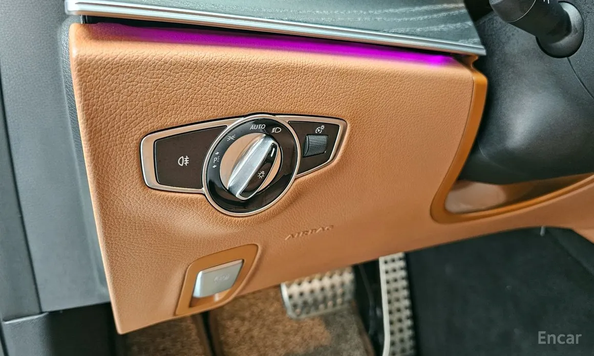 Фото 15 - Mercedes-Benz E-Class