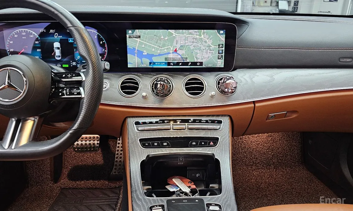 Фото 19 - Mercedes-Benz E-Class