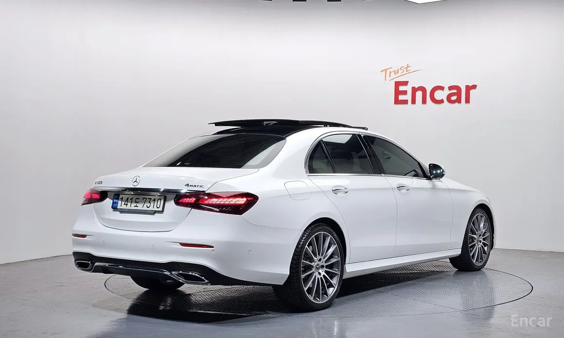 Фото 2 - Mercedes-Benz E-Class